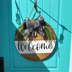 Rustic Brown Welcome Sign with Black and White Bow